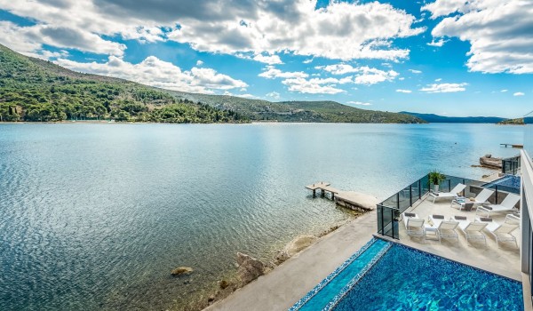 Luxury villa Dubrovnik Felicita with pool by the beach