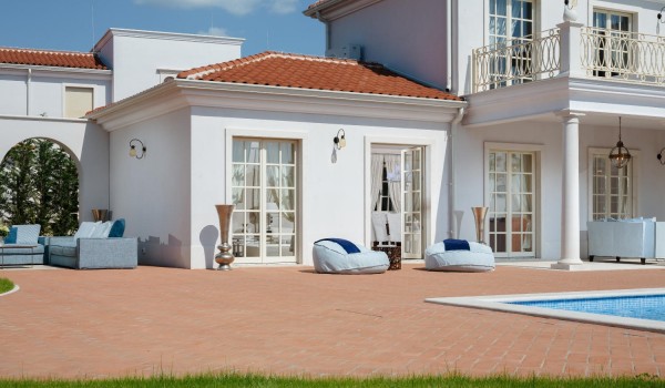 View of the outdoor terrace of the luxury family villa Lea in Vabriga in Istria