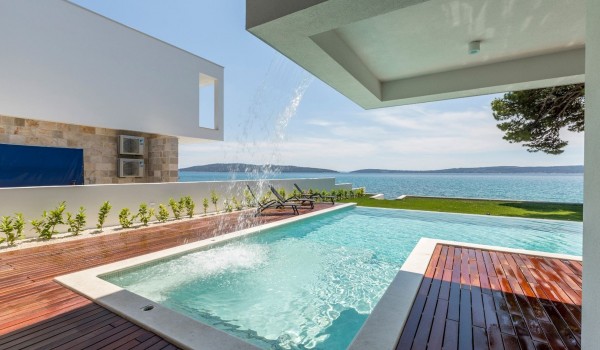 Private pool on the terrace of the Croatian luxury villa Papillon Split with private pool in Kastela