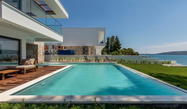 Private pool on the terrace of the luxury villa Papillon Split in Kastela with total privacy