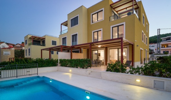 Croatia luxury beachfront villa Ciovo Joy 3 with private pool in Slatine on Ciovo with total privacy