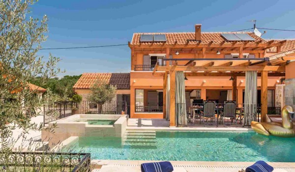 Croatian luxury holiday villa Finessa Skradin 1 with private heated pool, sauna and jacuzzi with total privacy
