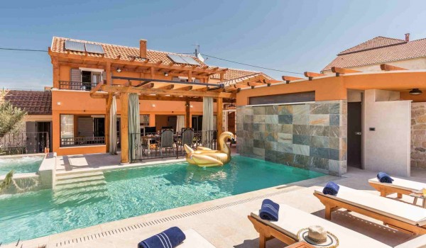 Croatian luxury villa Finessa Skradin 1 for vacation and rent with private pool, jacuzzi, sauna and private garden