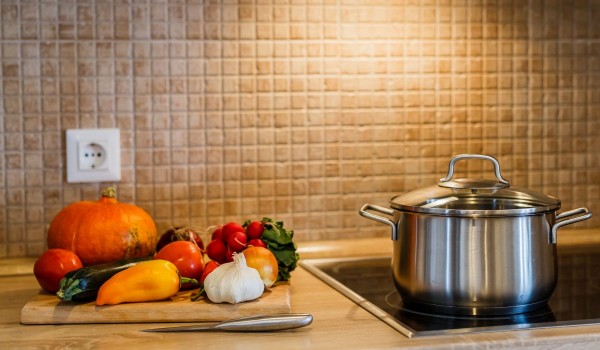 Electric stove in the fully equipped kitchen of the stone villa on Brac island by the sea