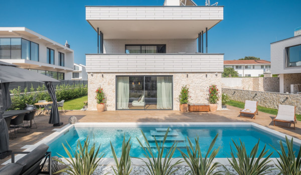 Luxusvilla Vittoria Funtana mit privatem Garten und Pool