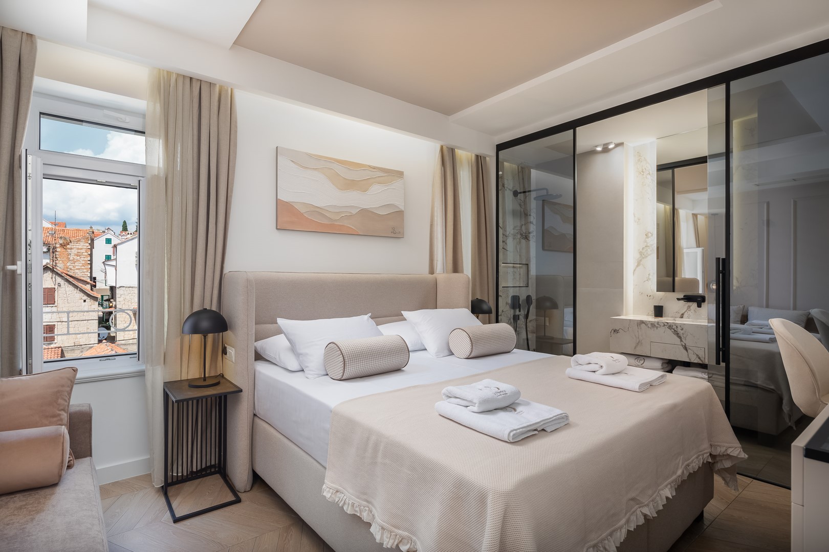 Hotel with Luxury Rooms Le Prestige in center of Split - Luxury Room Romance