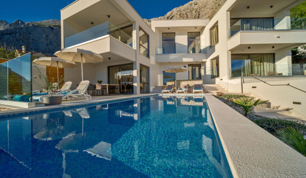 Luxusvilla White Diamond Baska Voda mit beheiztem Pool,Whirlpool