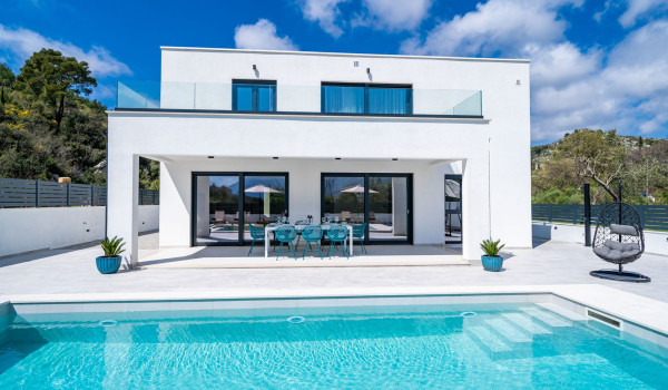 Luxury villa Fiesta Dubrovnik with heated pool and private garden
