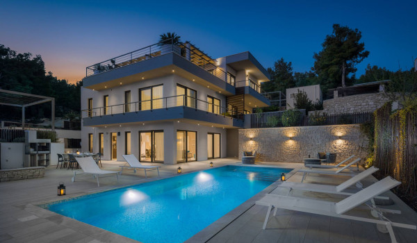 Luksuzna vila Elegance s bazenom uz more