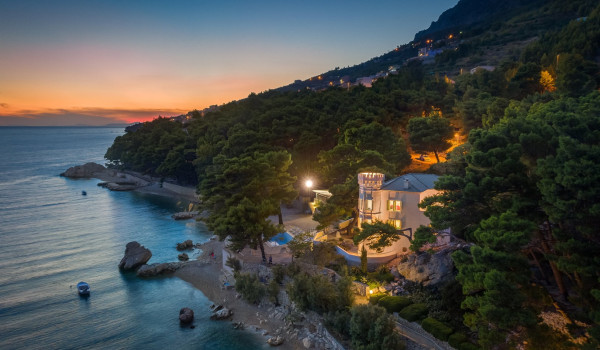 Luxusvilla Sea Palace mit Pool am Strand