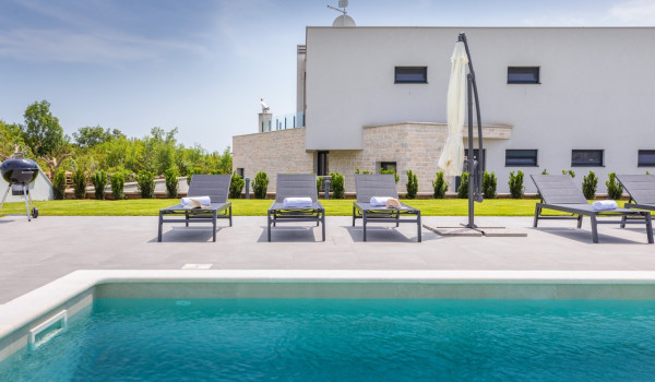 Luksuzna vila Splendour Pula s bazenom - Skicini