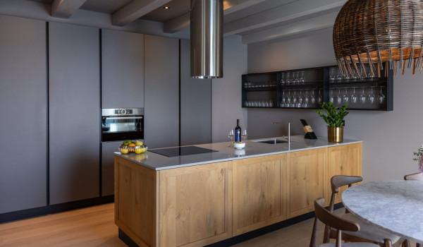 Fully equipped kitchen with dining room on the ground floor of a luxury holiday villa with total privacy