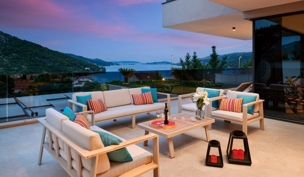 Sea view from the roofed patio of the villa Thalia for rent and vacation in Marina