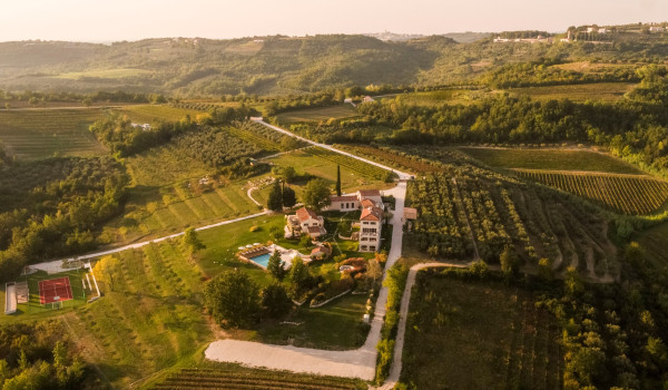 Luksuzna vila Stanzia Baracija s privatnim grijanim bazenom