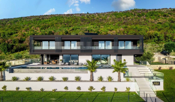 Luksuzna vila Istrian Prestige Panoramica s grijanim bazenom, teretanom, saunom i jaccuzijem