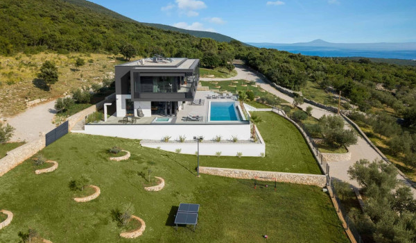 Istrian luxury villa with heated pool, spa zone, fitness and play room