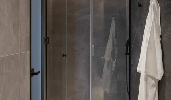 Walk in shower in luxury istrian villa for families and friend with sea view
