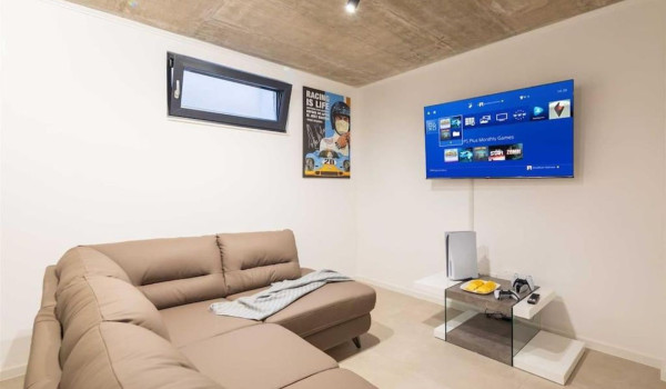 A modernly decorated space where you can relax with the Play Station game console