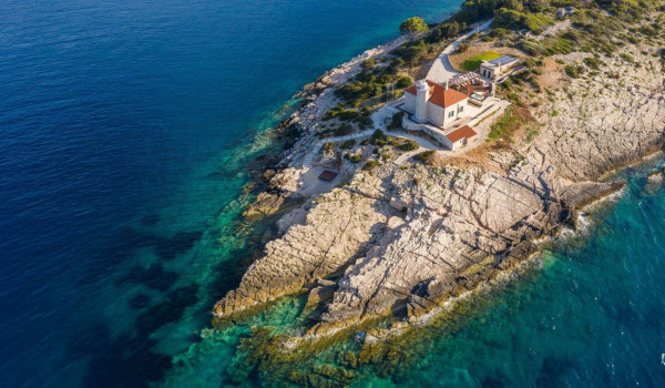 LUXURY VILLAS VIS - Luxury seafront Villa Lighthouse Ligero on Host island - Vis island