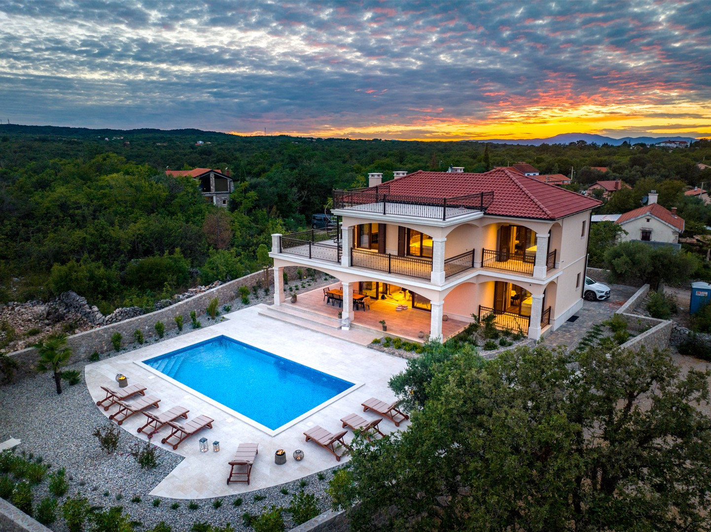 KRK LUXUSVILLEN - Luxusvilla Glabrova mit Pool, Sauna, privatem Garten und Parkplatz in Gostinjca auf der Insel Krk