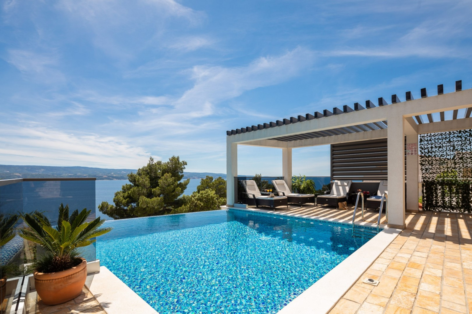 Luxury villa Holiday Home with pool and jacuzzi near the beach in Stanici - Omis