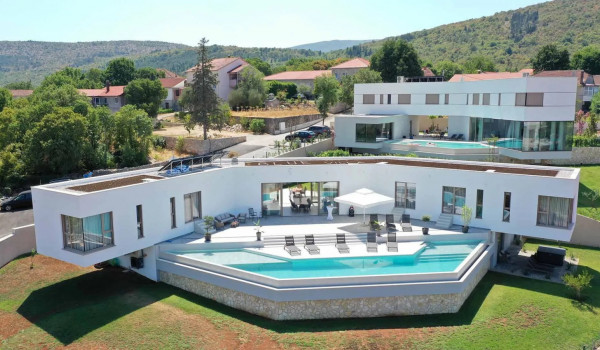 Luxusvilla Gealana mit Pool