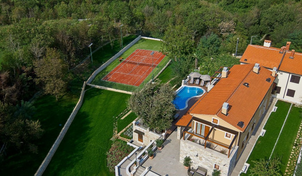 Luksuzna vila Labin Palace I s infinity bazenom