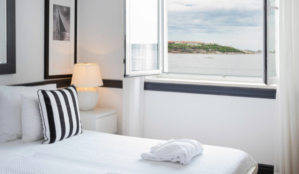 Bedroom with sea view in the family villa for rent and vacation in Dubrovnik
