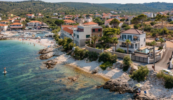Luxury villa Sensation with heated pool and jacuzzi on Ciovo