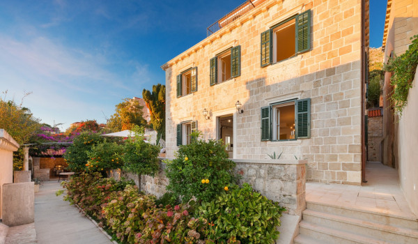 Private property of Croatia luxury villa for rent with private pool and deckchairs with sundeck