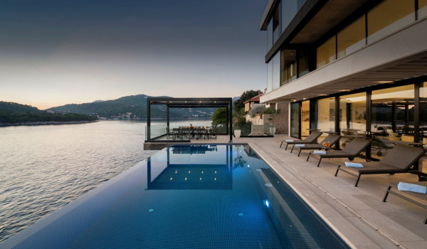 Luxury villa Dubrovnik Amelie with pool at the beach