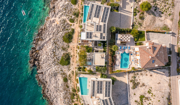 Роскошная вилла Castello Rogoznica с подогреваемым бассейном, сауной, спортзалом