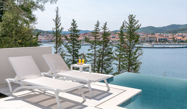 Luxury villa Canzona Di Mare 2 with private infinity pool and sea view