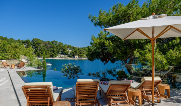 Luksuzna vila Prestige Brac s bazenom na plaži
