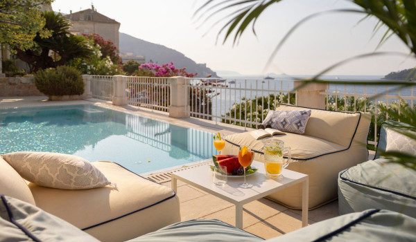 Luxury villa Opulent Dubrovnik with pool by the beach