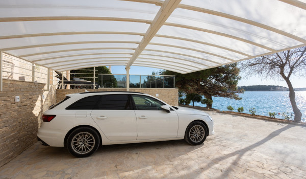 Covered parking of the Luxury villa Sea Hug