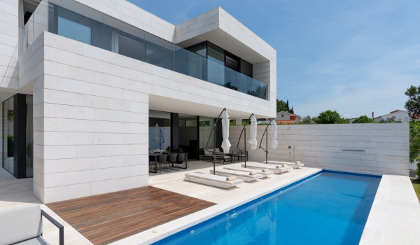 Luxury villa Calmissima 2 with heated pool and jacuzzi