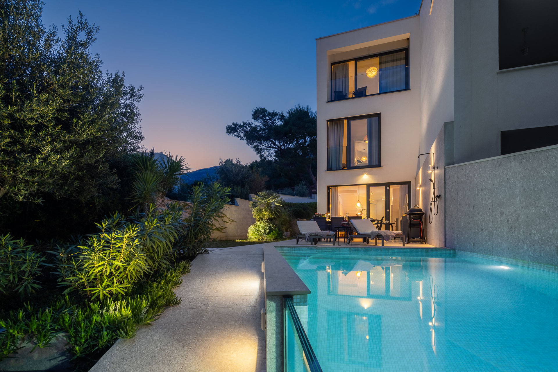 Luxury Beachfront Villa Manera Bol on promenade Zlatni rat with heated pool with 5 bedrooms for 10 - 12 persons