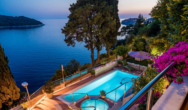 Private pool overlooking the sea in the Luxury holiday villa for families and friends in Dubrovnik