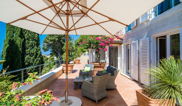 Seating area on the terrace of the Seafront family villa for vacation and rent in Dubrovnik