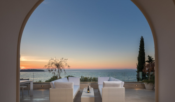 View of the outdoor terrace and the sea in the luxury holiday villa Primosten Glamour in Primosten
