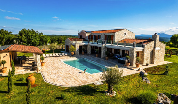 Luxury Villa Bella Casa Istria near Rakalj with private 75 m² heated swimming pool, jacuzzi, sauna, large garden, outdoor kitchen and family‑friendly comfort for up to 12 guests