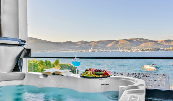 Luxury Beachfront pet friendly villa for 16 pax in Trogir - balcony with jacuzzi for 6 pax