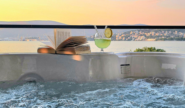 Luxury Beachfront pet friendly villa for 16 pax in Trogir - balcony with jacuzzi for 6 pax