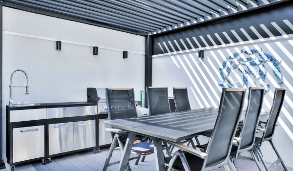 Luxury Beachfront pet friendly villa for 16 pax in Trogir - outdoor dining area and kitchenette