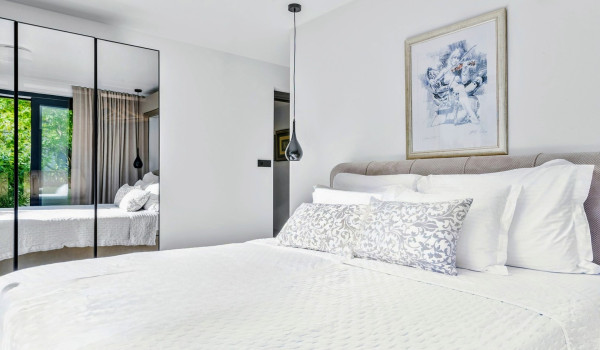 Luxury Beachfront pet friendly villa for 16 pax in Trogir - air conditioned bedroom with king size bed