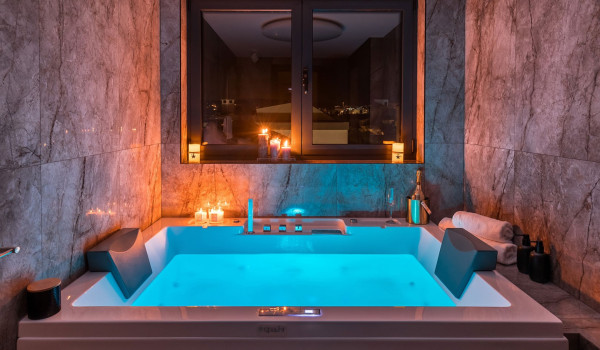 Luxury Beachfront pet friendly villa for 16 pax in Trogir - private hot tub