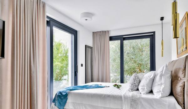 Luxury Beachfront pet friendly villa for 16 pax in Trogir - air conditioned bedroom with king size bed