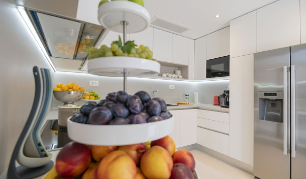 Fresh fruit in the kitchen in the luxury villa for rent and vacation Glorious Brela in Brela