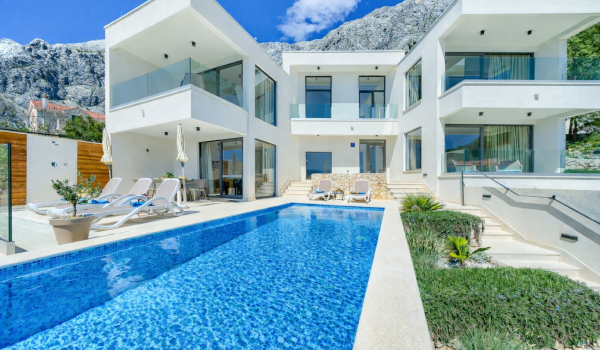 Luxury villa White Diamond Baska Voda with heated pool, jacuzzi and sauna